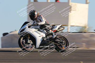 media/Nov-06-2023-Moto Forza (Mon) [[ce023d0744]]/3-Intermediate Group/Session 5 (Turn 9)/